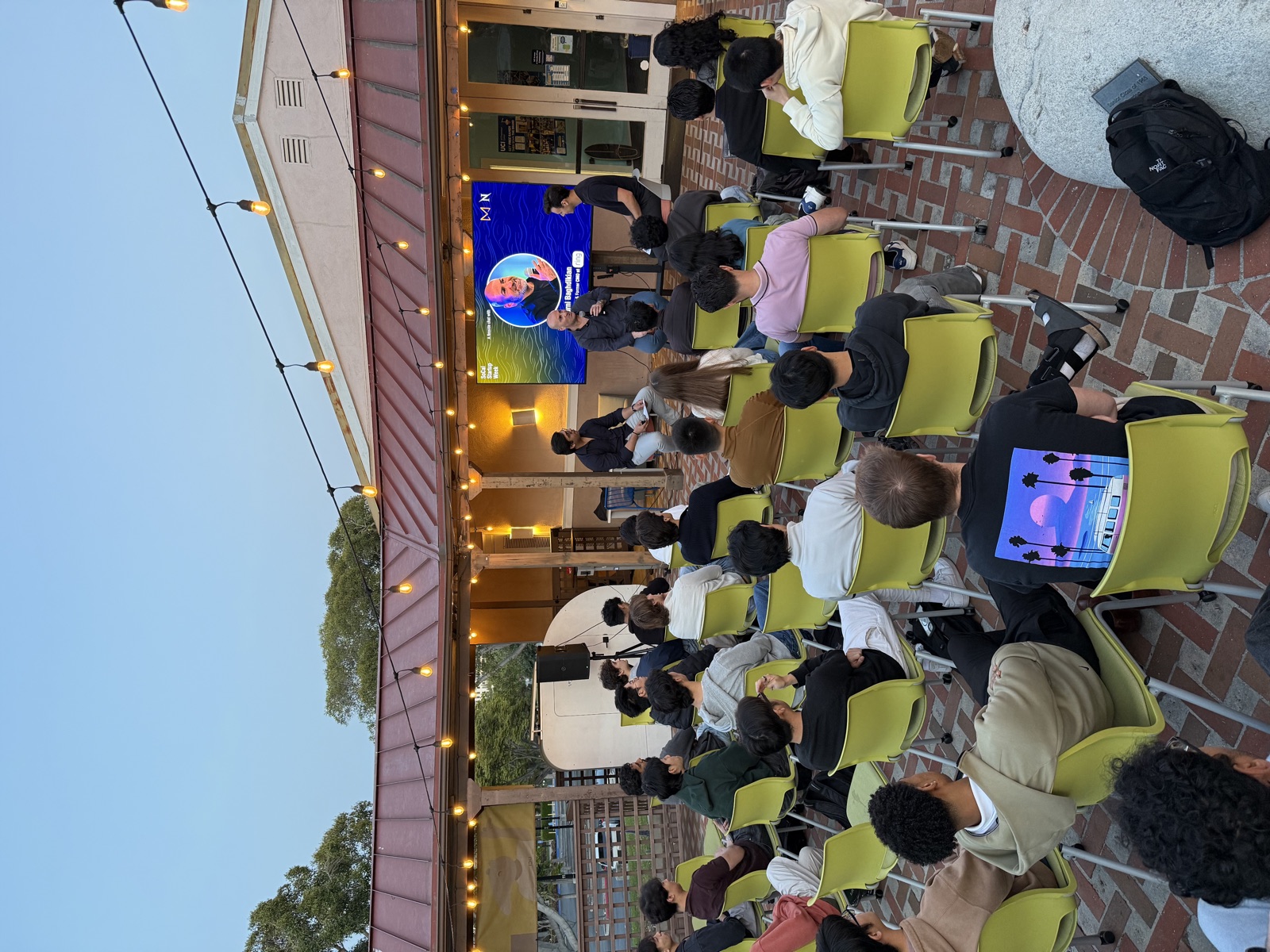 Manifest community — photo 4 of 9